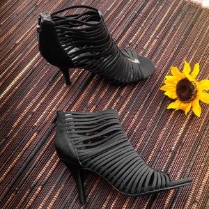 KENNETH COLE REACTION black heels